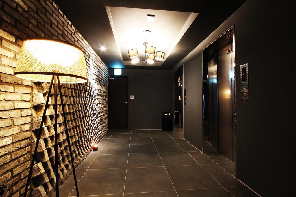 Sr Design Hotel Йонін Екстер'єр фото